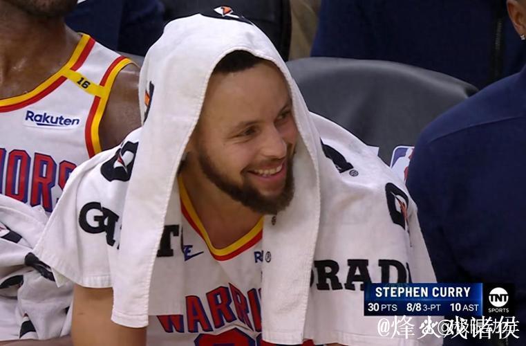 库里三分绝技8中8狂揽30+10 勇士大胜76人重回西部第九